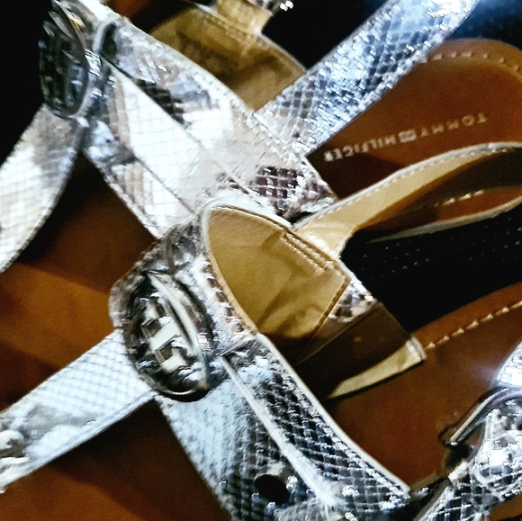 Tommy Hilfiger great condition flat sandals size 8 - Picture 2 of 8